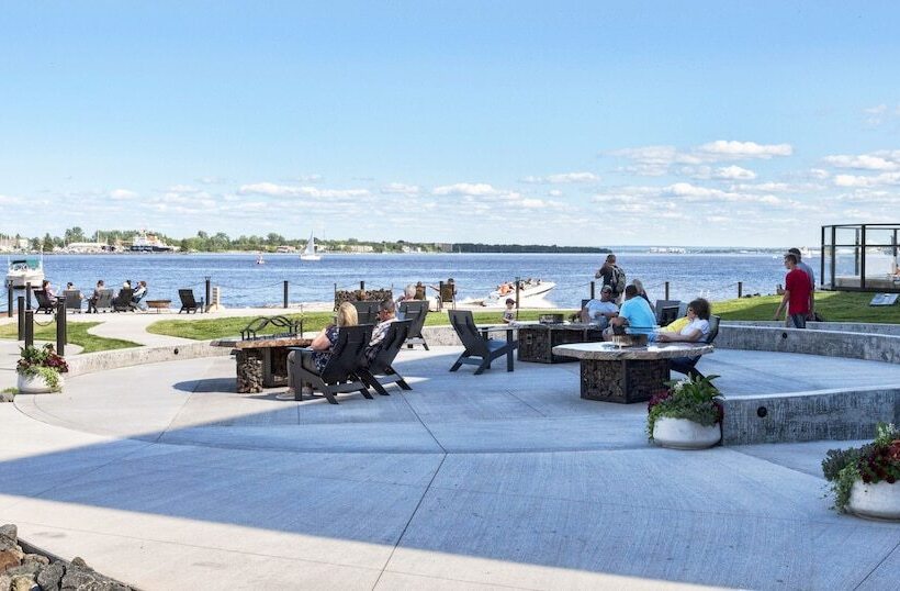 هتل Pier B Resort