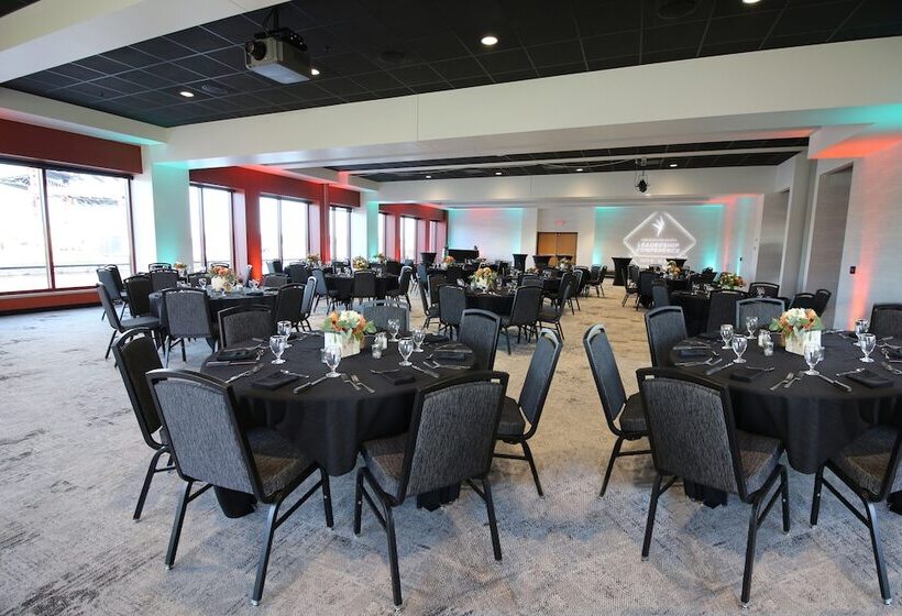 هتل Pier B Resort