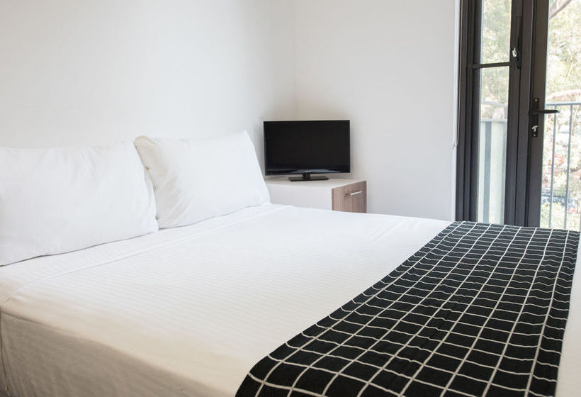 Отель Racecourse Space Pop Up