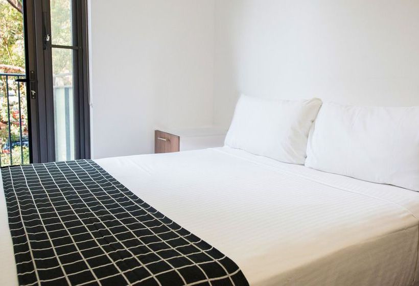 Отель Racecourse Space Pop Up