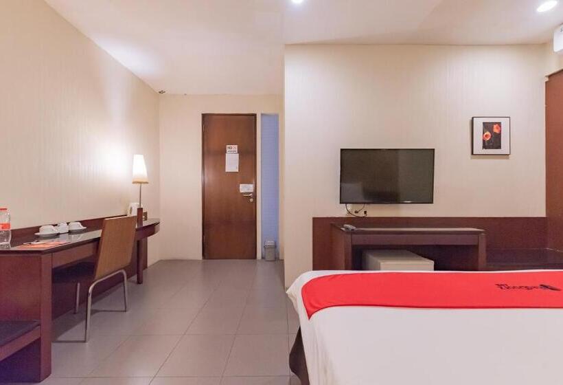 ホテル Reddoorz Plus @ Cipaganti Street 3