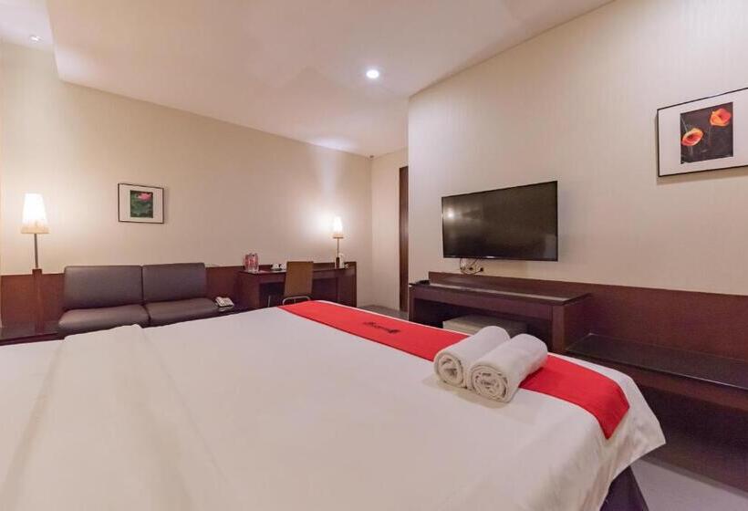 ホテル Reddoorz Plus @ Cipaganti Street 3