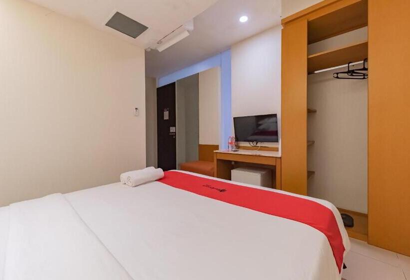 ホテル Reddoorz Plus @ Cipaganti Street 3