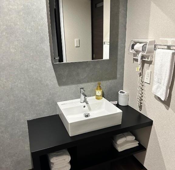 호텔 Reftel Osaka Itami Airport