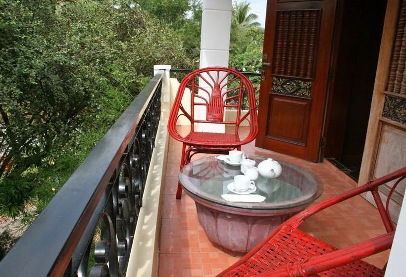 فندق River Village Manor