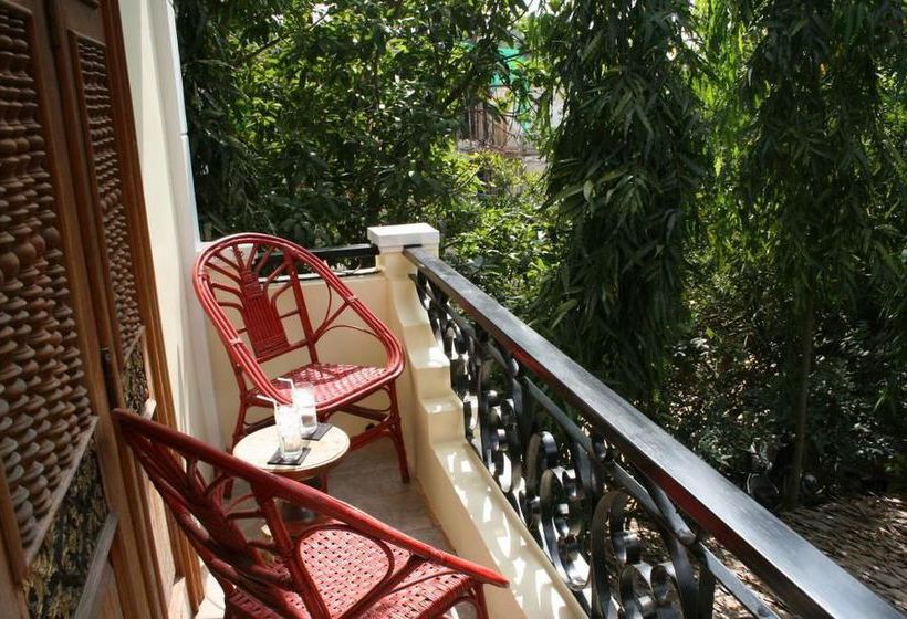 فندق River Village Manor