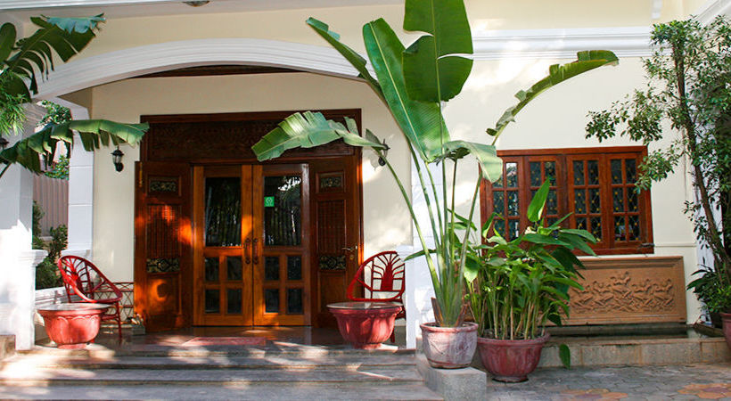 فندق River Village Manor