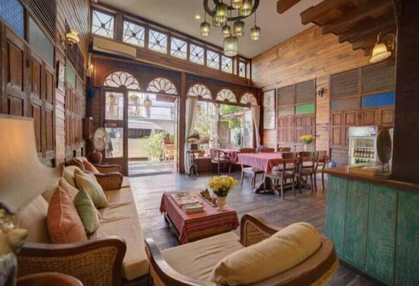 فندق Rustic River Boutique