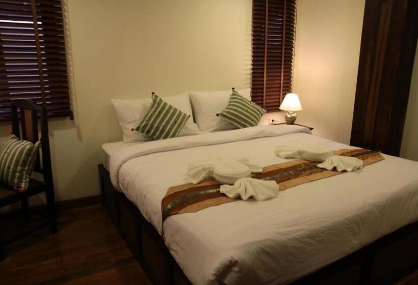 فندق Rustic River Boutique