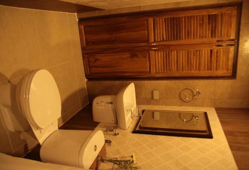 فندق Rustic River Boutique