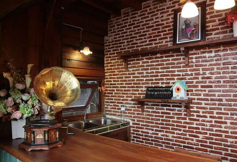 فندق Rustic River Boutique