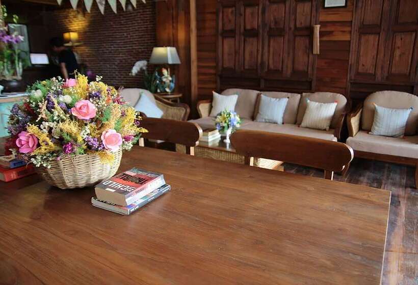 فندق Rustic River Boutique