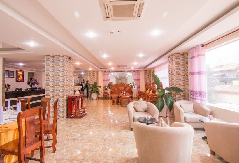 בית מלון כפרי Samnang Laor Phnom Penh