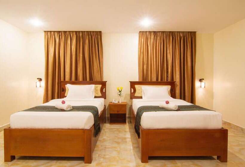 בית מלון כפרי Samnang Laor Phnom Penh