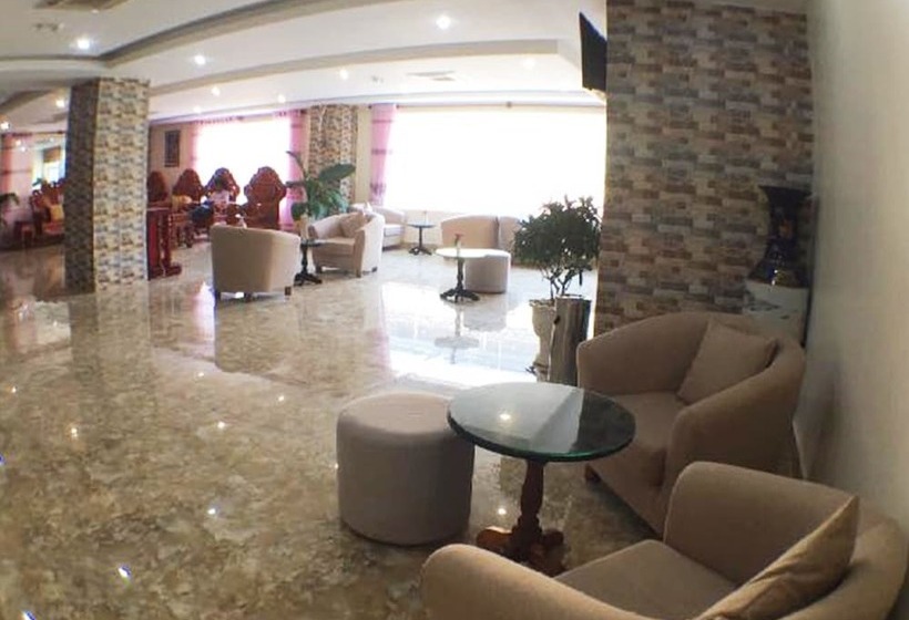 בית מלון כפרי Samnang Laor Phnom Penh