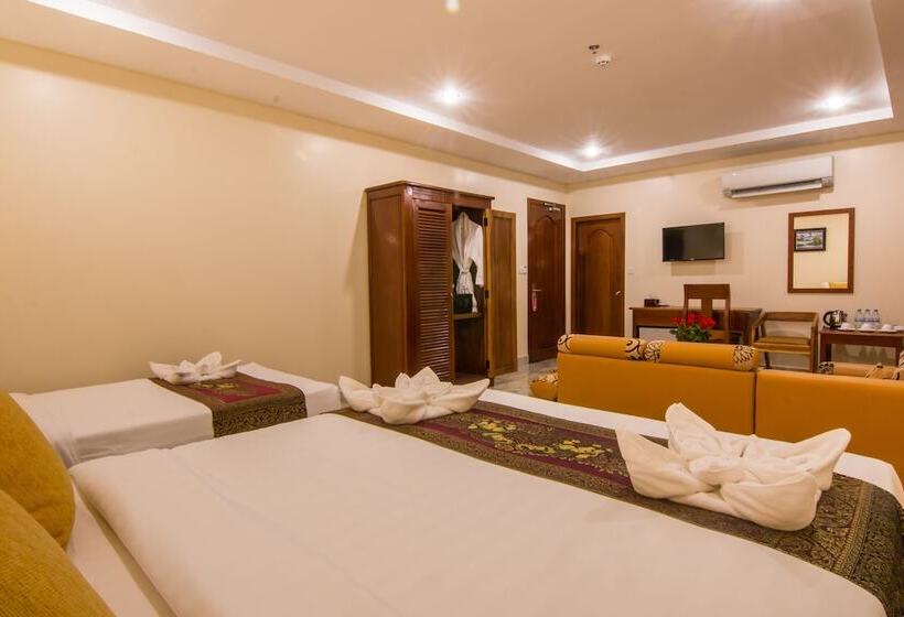 בית מלון כפרי Samnang Laor Phnom Penh