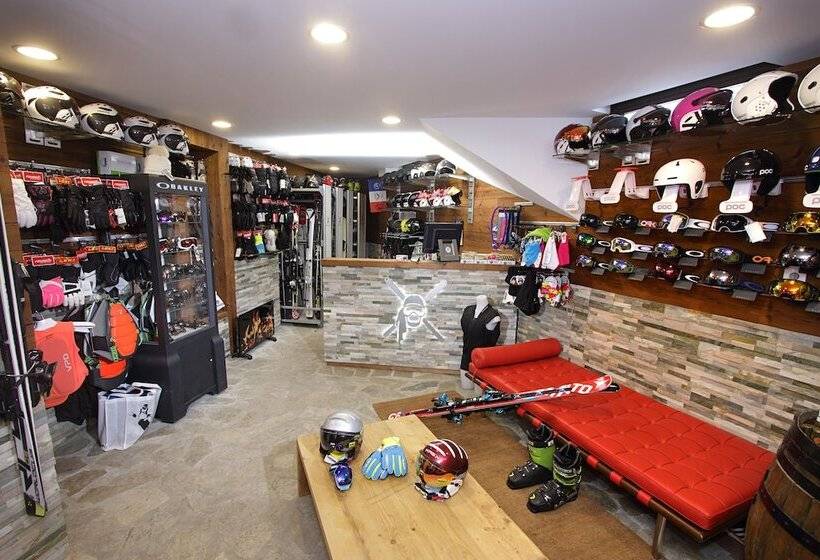 Snow Lodge Hotel Courchevel 1850