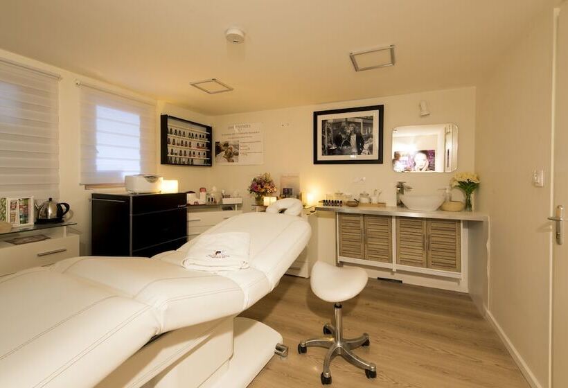 Snow Lodge Hotel Courchevel 1850