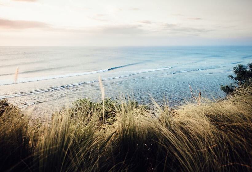 فندق Suarga Padang Padang