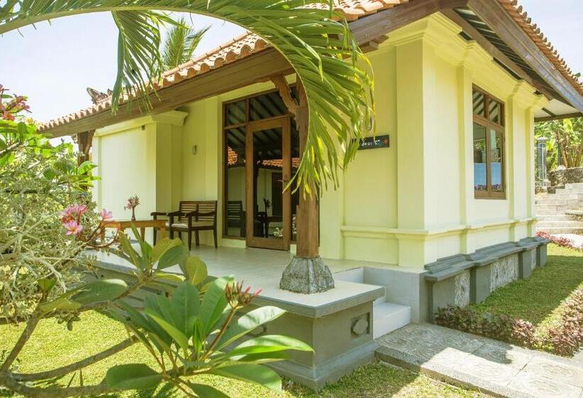 בית מלון כפרי Taman Surgawi Resort & Spa