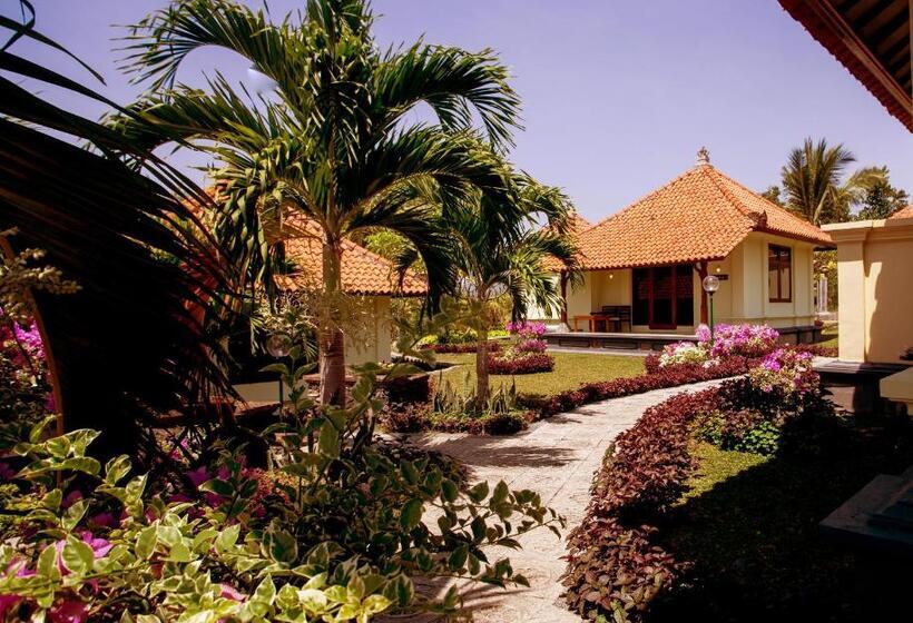 בית מלון כפרי Taman Surgawi Resort & Spa