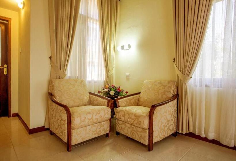 בית מלון כפרי Taman Surgawi Resort & Spa