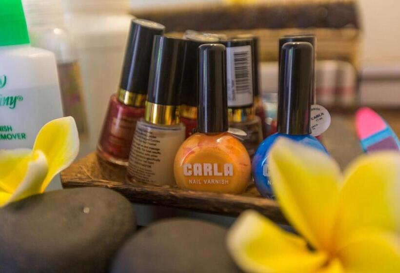 בית מלון כפרי Taman Surgawi Resort & Spa