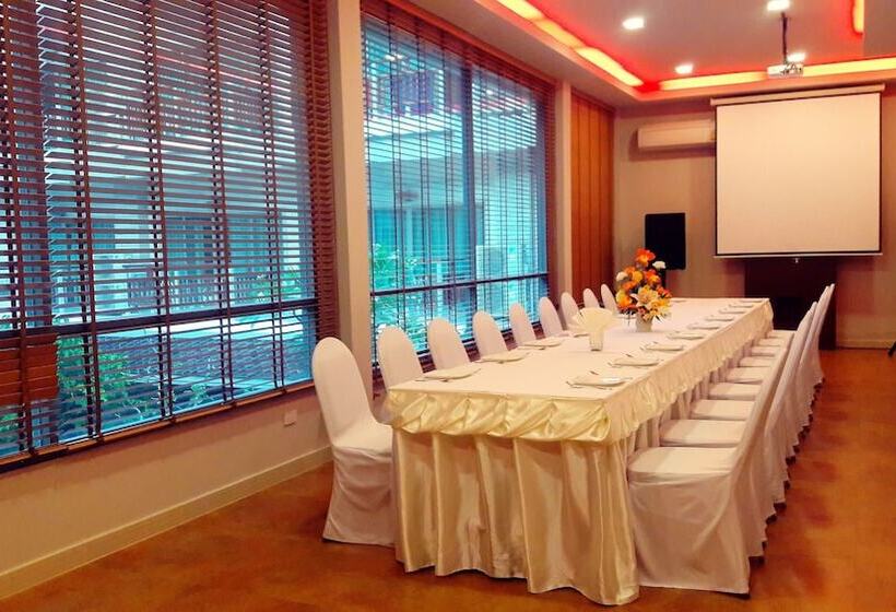 Отель The Agate Pattaya Boutique Resort