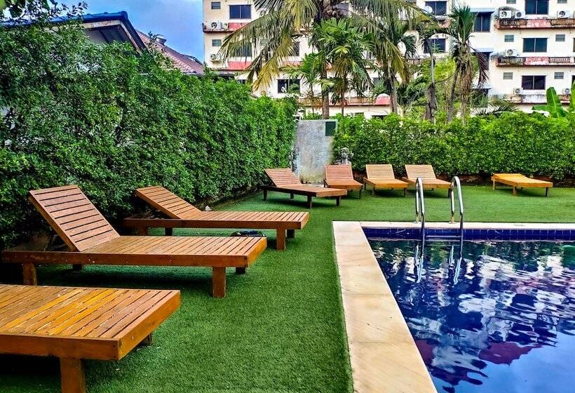 酒店 The Chaya Resort And Spa