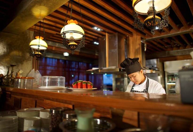 酒店 The Chaya Resort And Spa