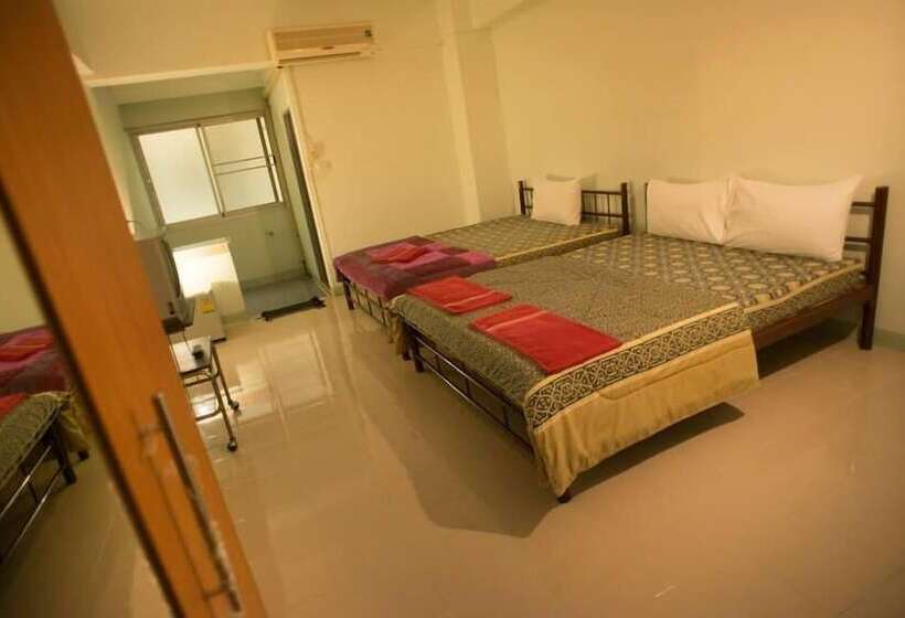 בית מלון כפרי The Grand Rewadee