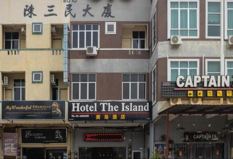 ホテル The Island