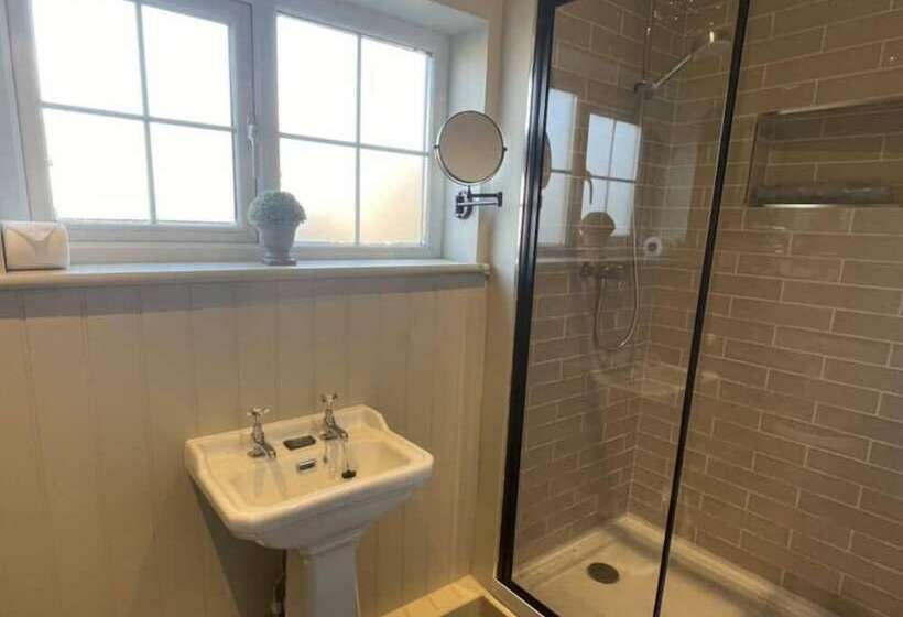 ホテル The White Hart