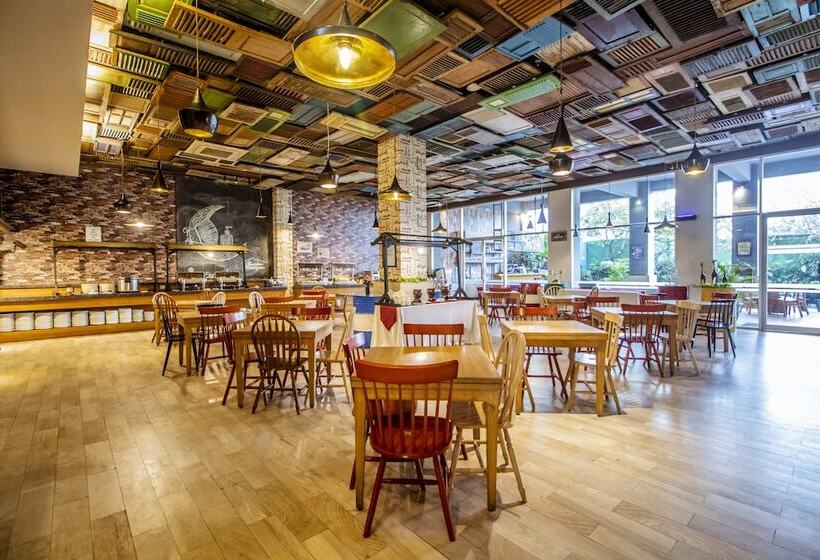 فندق Tjokro Style Yogyakarta