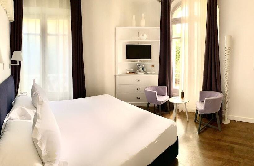 בית מלון כפרי White 1921 Saint Tropez