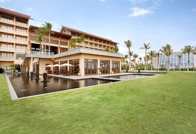 Отель Wyndham Maoming