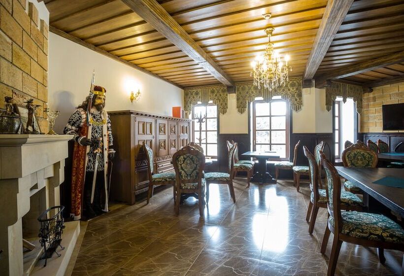 Отель Zámek Lužec Spa & Wellness Resort