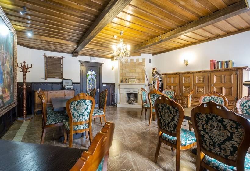 酒店 Zámek Lužec Spa & Wellness Resort