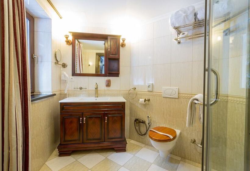 酒店 Zámek Lužec Spa & Wellness Resort