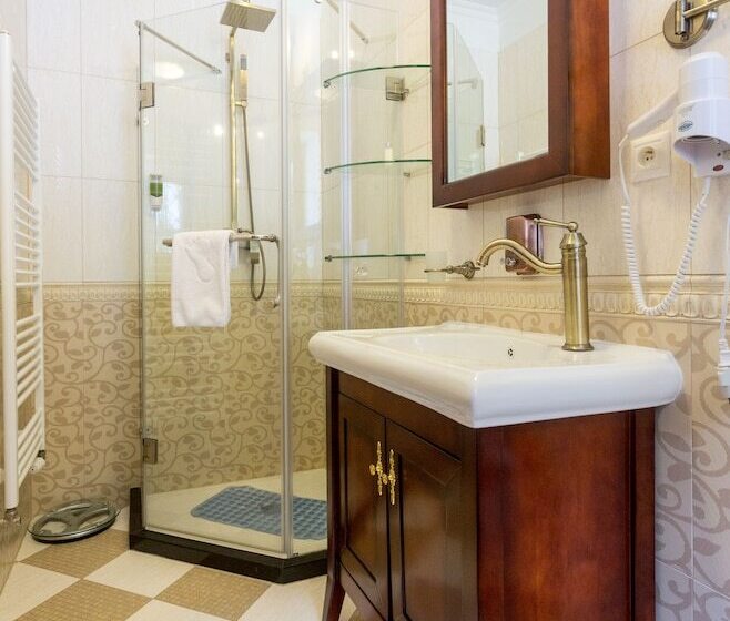 酒店 Zámek Lužec Spa & Wellness Resort