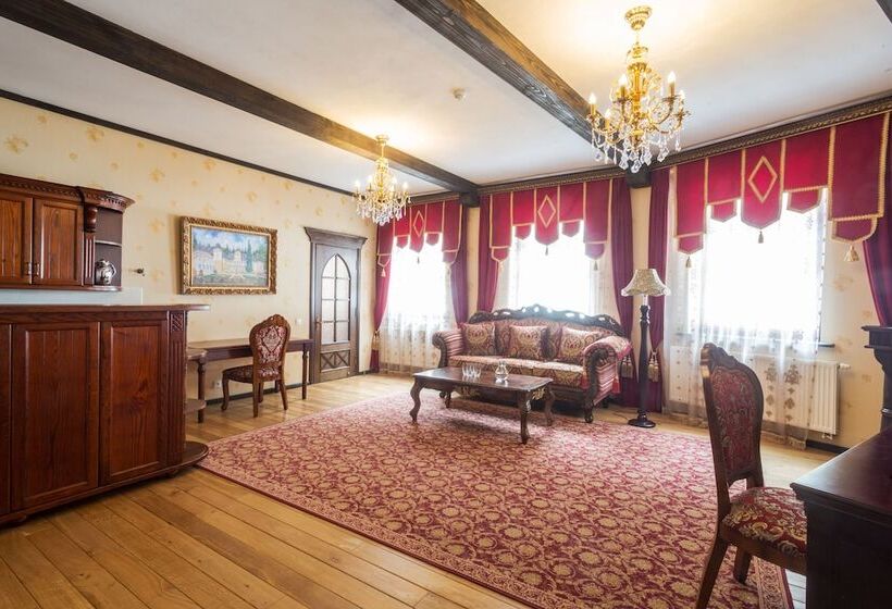 Отель Zámek Lužec Spa & Wellness Resort