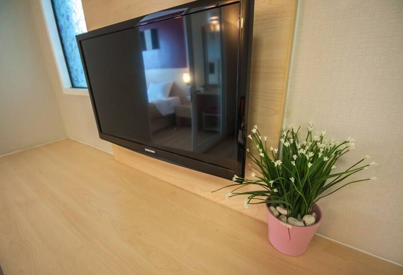 Implace Impact At Msociety Condo