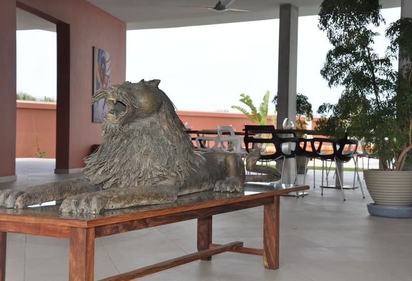 Leo S Beach Hotel & Restaurant Adults Only