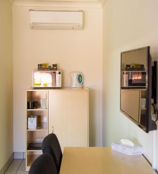 فندق على الطريق Cherry Blossom Motor Inn