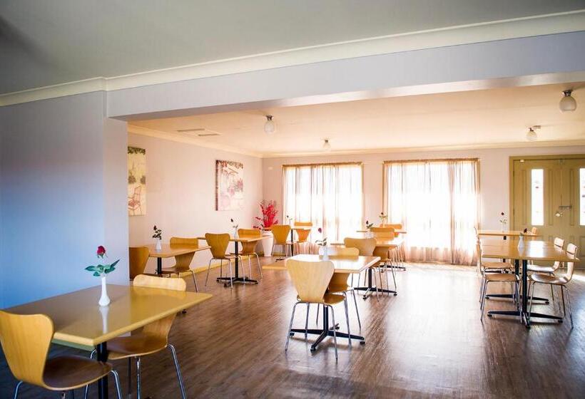 فندق على الطريق Cherry Blossom Motor Inn