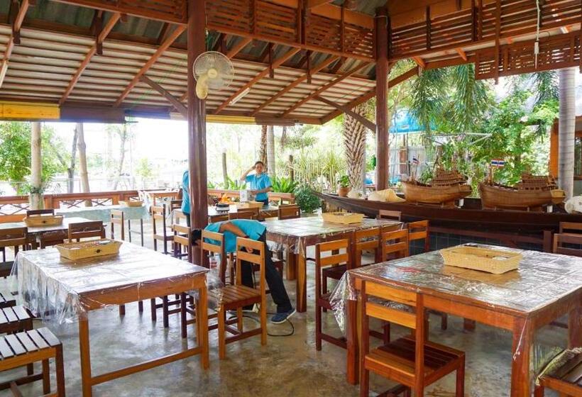 بنسيون Baan Siriporn Resort   โรงแรมบ้านศิริพร รีสอร์ท