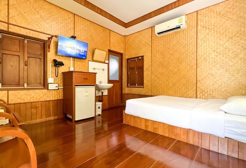 بنسيون Baan Siriporn Resort   โรงแรมบ้านศิริพร รีสอร์ท