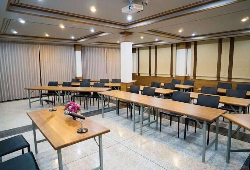 بنسيون Baan Siriporn Resort   โรงแรมบ้านศิริพร รีสอร์ท