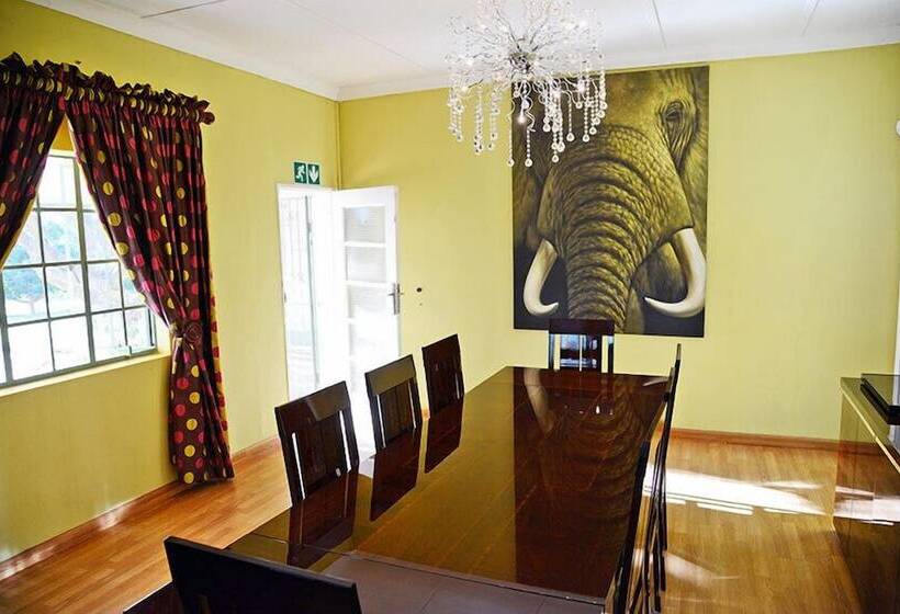 ペンション Gatz Guest House