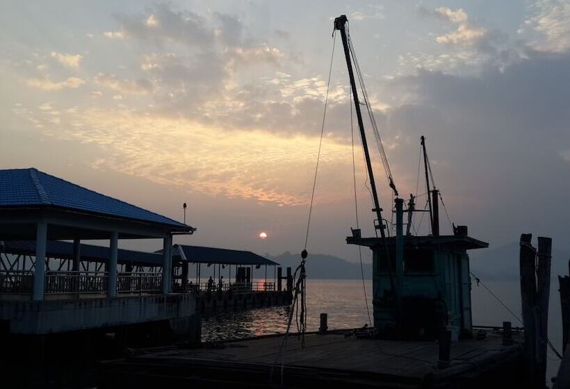 Пансион Pangkor Fishing Village Guest House